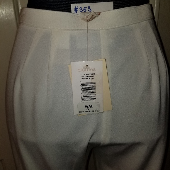#353 NWT C.L.O.T.H.E.S. 6 White Stretch Waist Pant - Picture 3 of 8